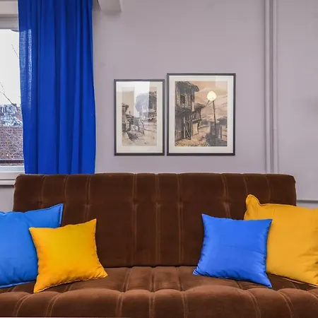 Colorful Two Bedroom Next To Serdika Center *