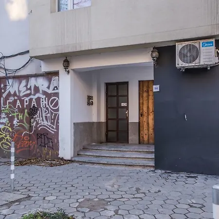 Colorful Two Bedroom Next To Serdika Center