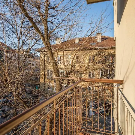Colorful Two Bedroom Next To Serdika Center